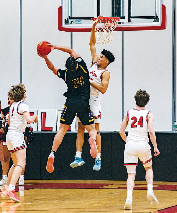 Jefferson City boys dominate in CMAC win against Hickman - Vimarsana News