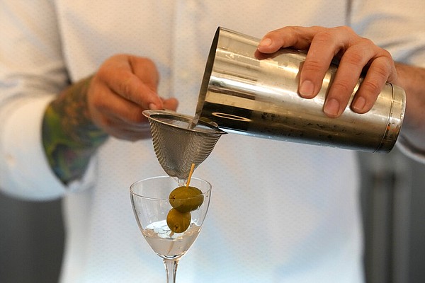 Spirits beat brews in new market data - Vimarsana News