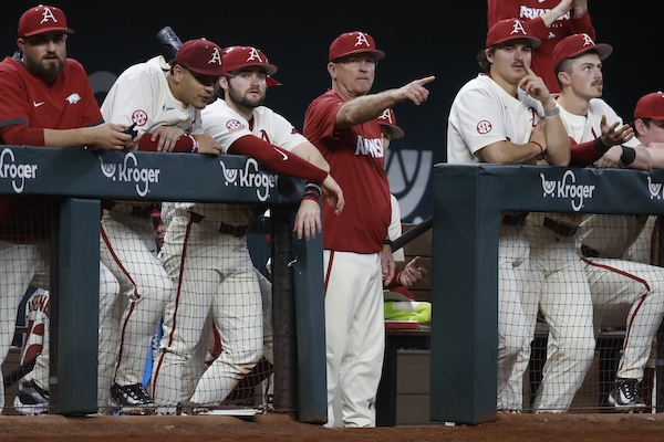 Alabama falls to Vanderbilt; now waits for NCAA regional host spot