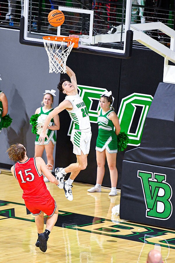 PREP BASKETBALL Van Buren defeats Russellville, earns berth in Class