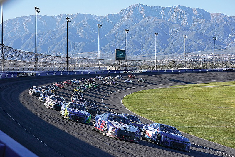 Auto Club Speedway's two-mile era ends with NASCAR on Sunday - Los Angeles  Times