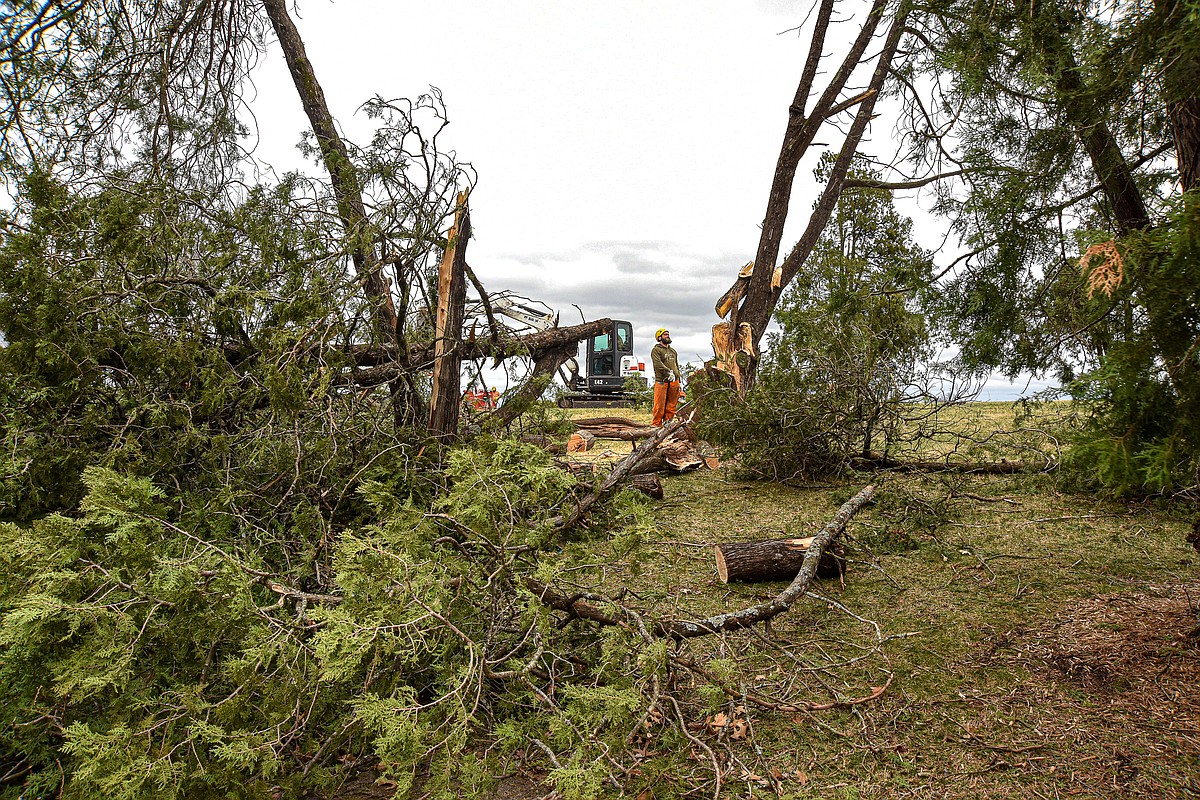 Crews clean up after storm crosses Mid-Missouri | Jefferson City News ...