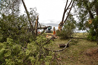 Crews clean up after storm crosses Mid-Missouri | Jefferson City News ...