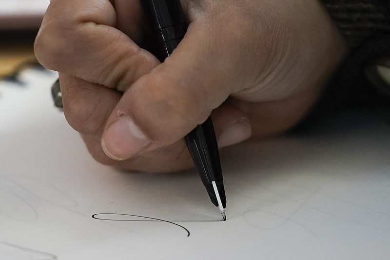 Hate your signature? Try plastic surgery for autographs | Chattanooga ...