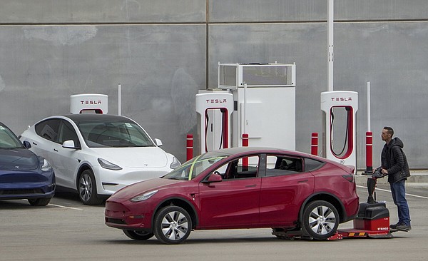 Tesla mum on future cars' details - Vimarsana News