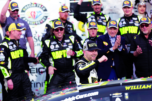 Hendrick team ends caps tough weekend with 1-2-3 finish - Vimarsana News