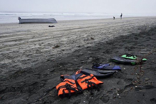 8 people dead, 7 missing after boat capsizes off San Diego coast - Vimarsana News