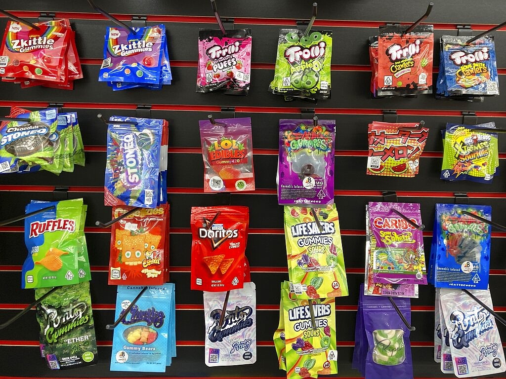 Regulator tells lawmakers smoke shops, convenience stores are being warned about ban on hemp products