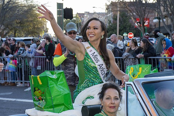 Hot Springs hosts 20th annual parade on chilly St. Patrick's Day - Vimarsana News