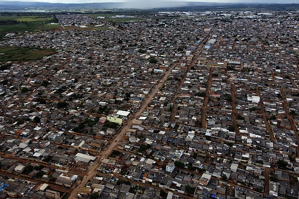 O Brasil tem uma nova e maior favela, e não no Rio de Janeiro