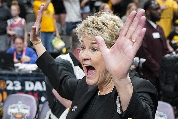 NCAA Womens notebook On cusp of title Bluder cherishes states 6on6 era