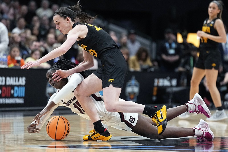 Led by Caitlin Clark, Iowa ends South Carolina's perfect season in