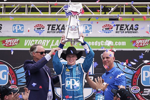 Newgarden holds off OWard for backtoback wins at Texas