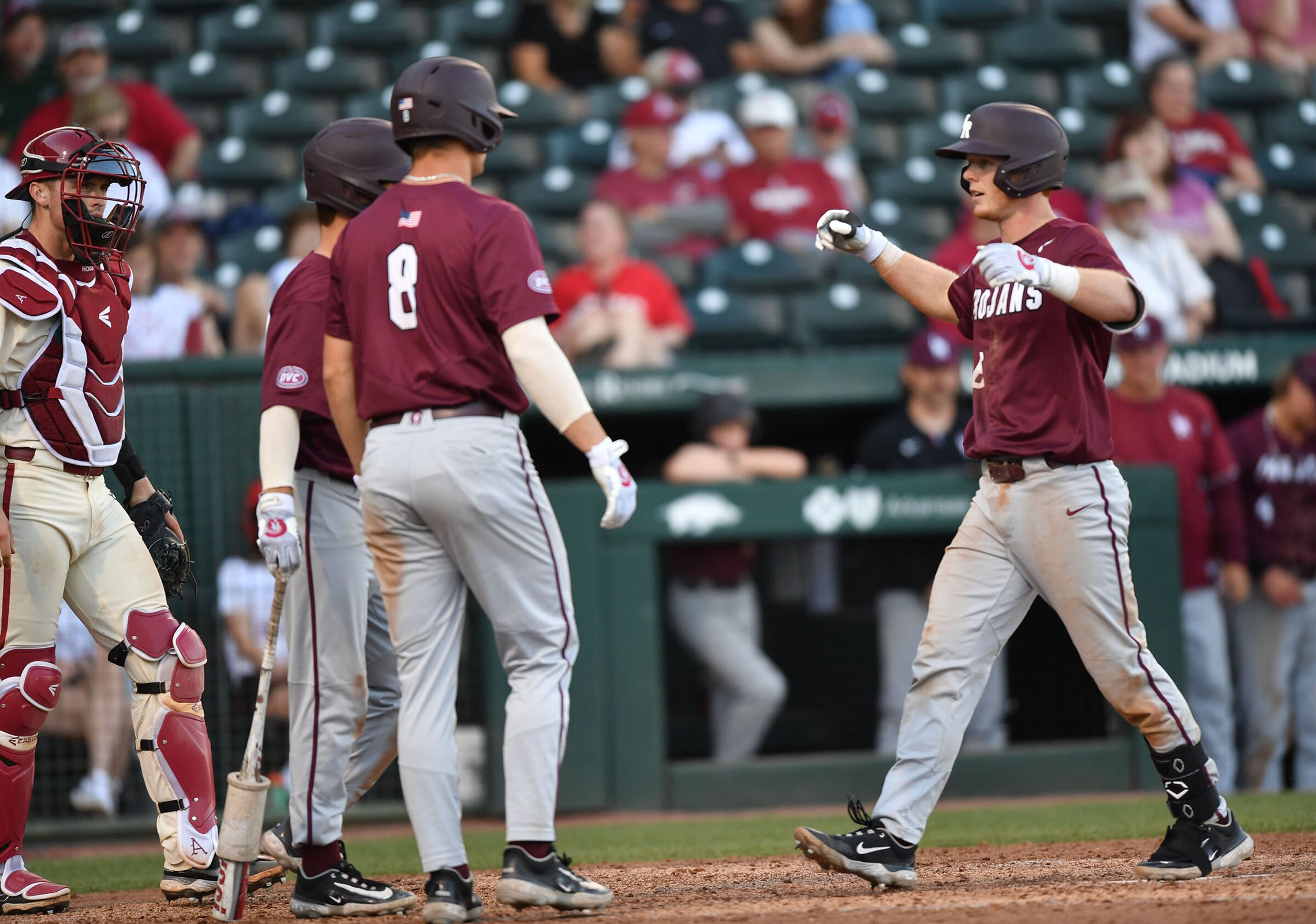 WholeHogSports - Arkansas rallies from 5 down, wins series opener at  Tennessee