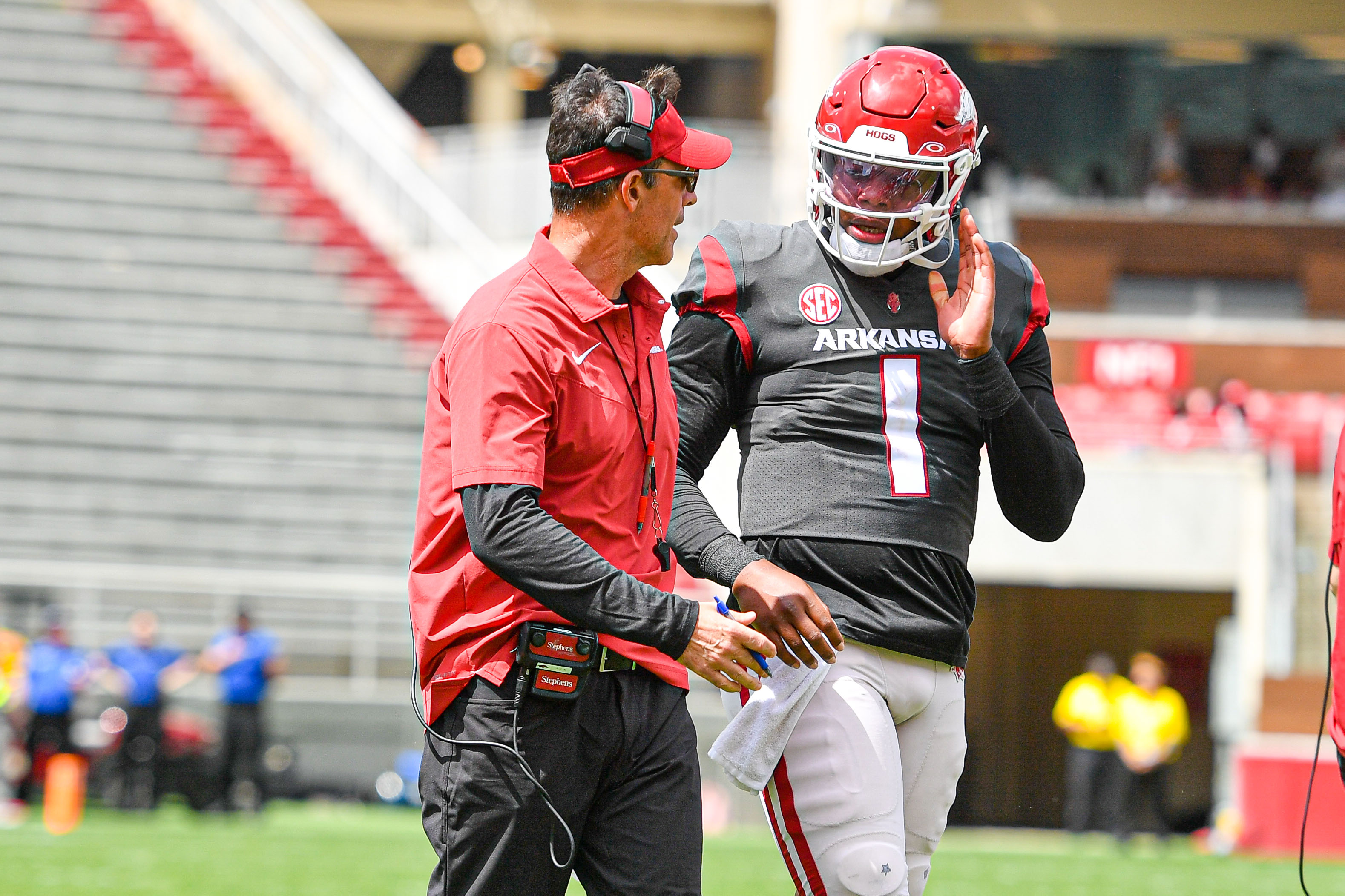 WholeHogSports - Miners aim to get big, just like Hogs