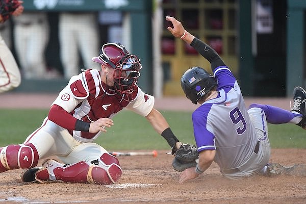 Razorbacks Beat UCA With Big 7th Inning | The Arkansas Democrat-Gazette ...