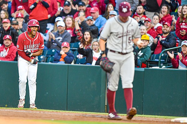 Solid relief helps Hogs top Aggies - Vimarsana News