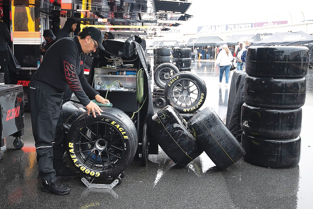 NASCAR race at Dover postponed by rain | Jefferson City News Tribune