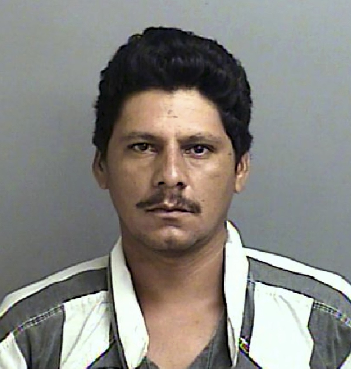 Sheriff: Suspected Texas gunman caught hiding under laundry ...