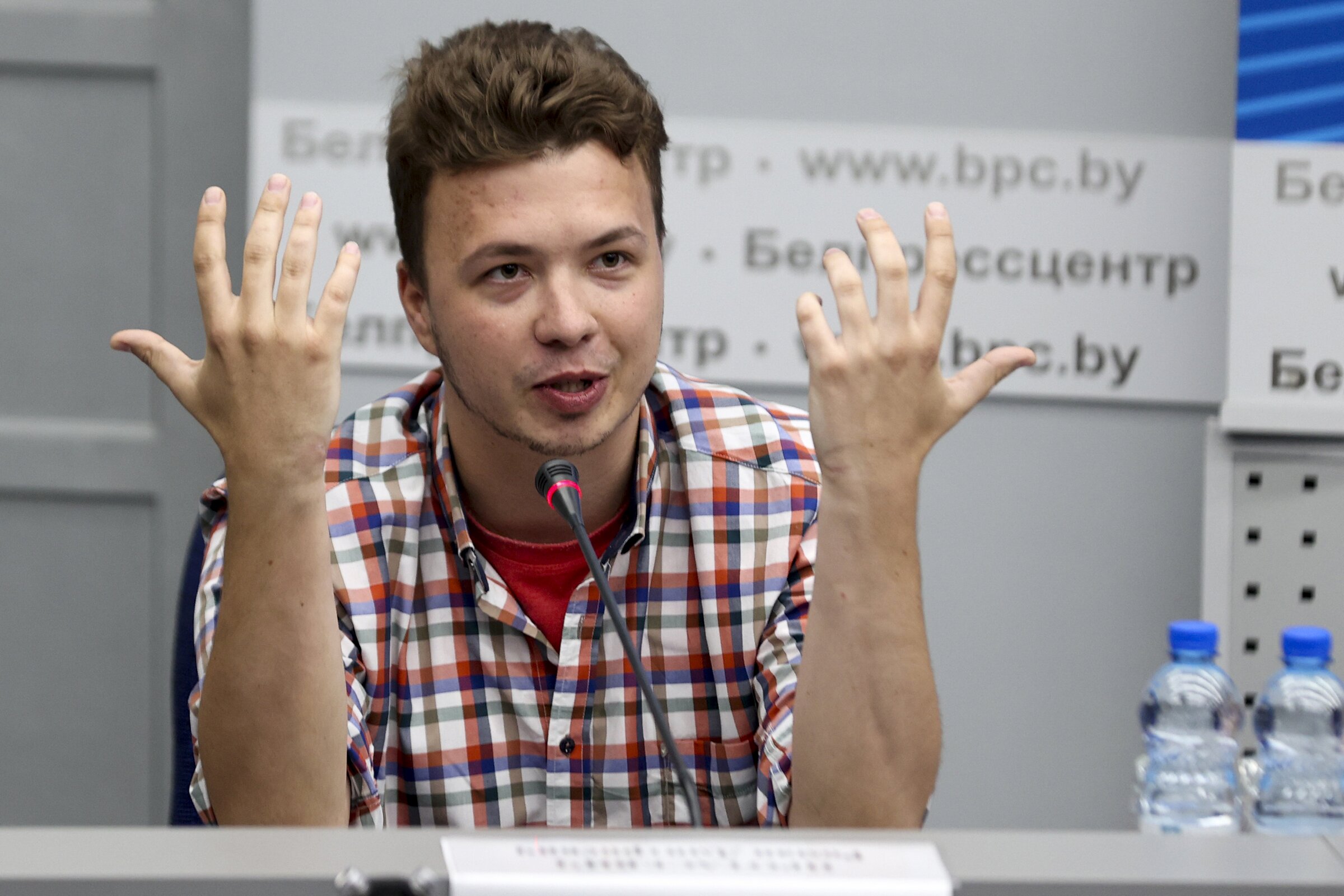 Belarus court convicts journalist - Vimarsana News