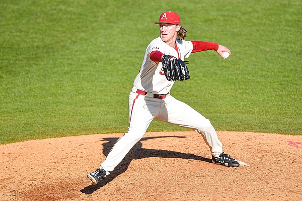 Smith on mound for Hogs tonight - Vimarsana News