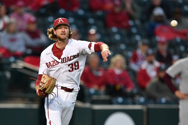 WholeHogSports - Razorback Baseball Notebook: Smith in, Sanders out of  weekend rotation