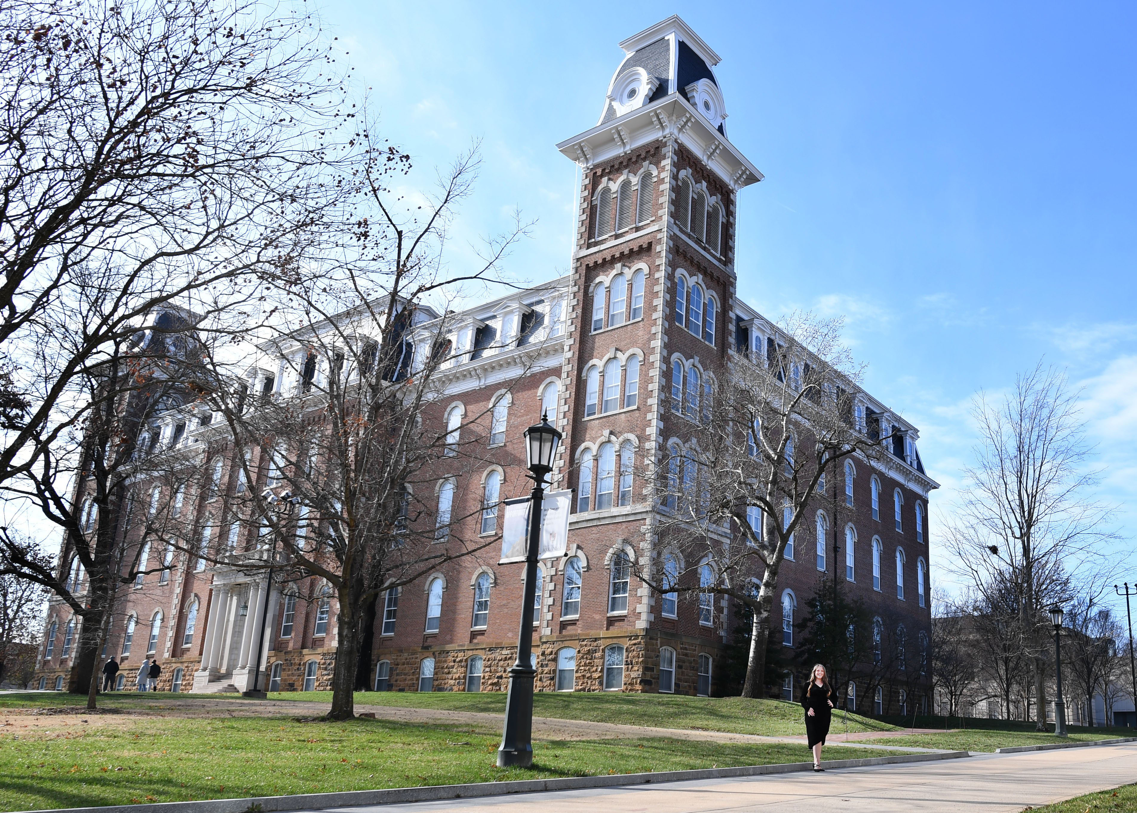 UA students seek to reclaim, reuse tons of furnishings their peers leave behind - Vimarsana News
