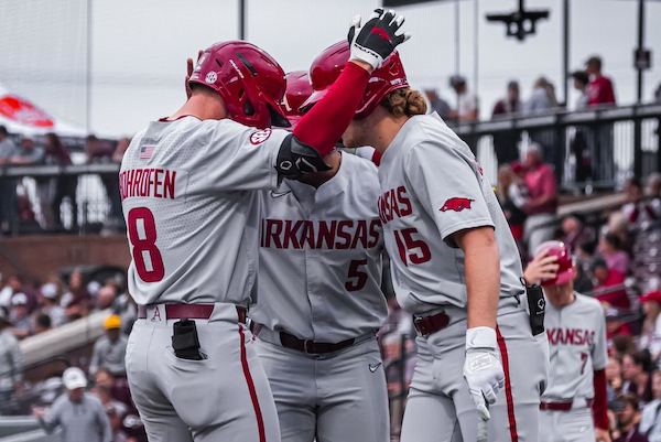 WholeHogSports - Despite their injuries, Razorbacks keep rolling