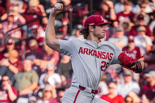 Razorbacks beat Mississippi State in 7 innings to win series