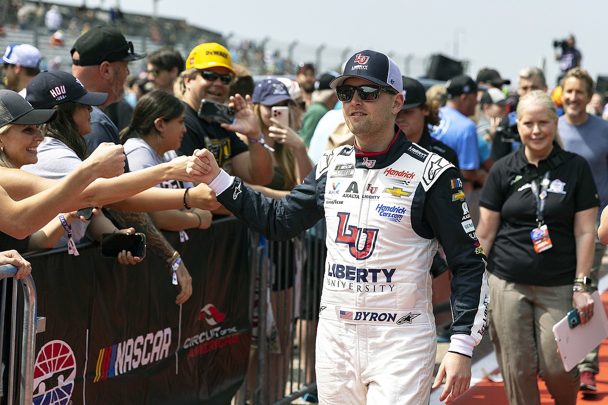 Byron, Larson give Hendrick Motorsports front row at Kansas | Jefferson ...