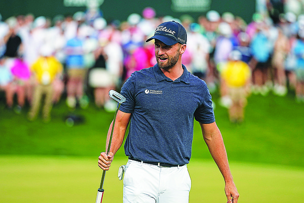 Clark holds off Schauffele for first PGA victory Clark holds off Schauffele for first PGA victory