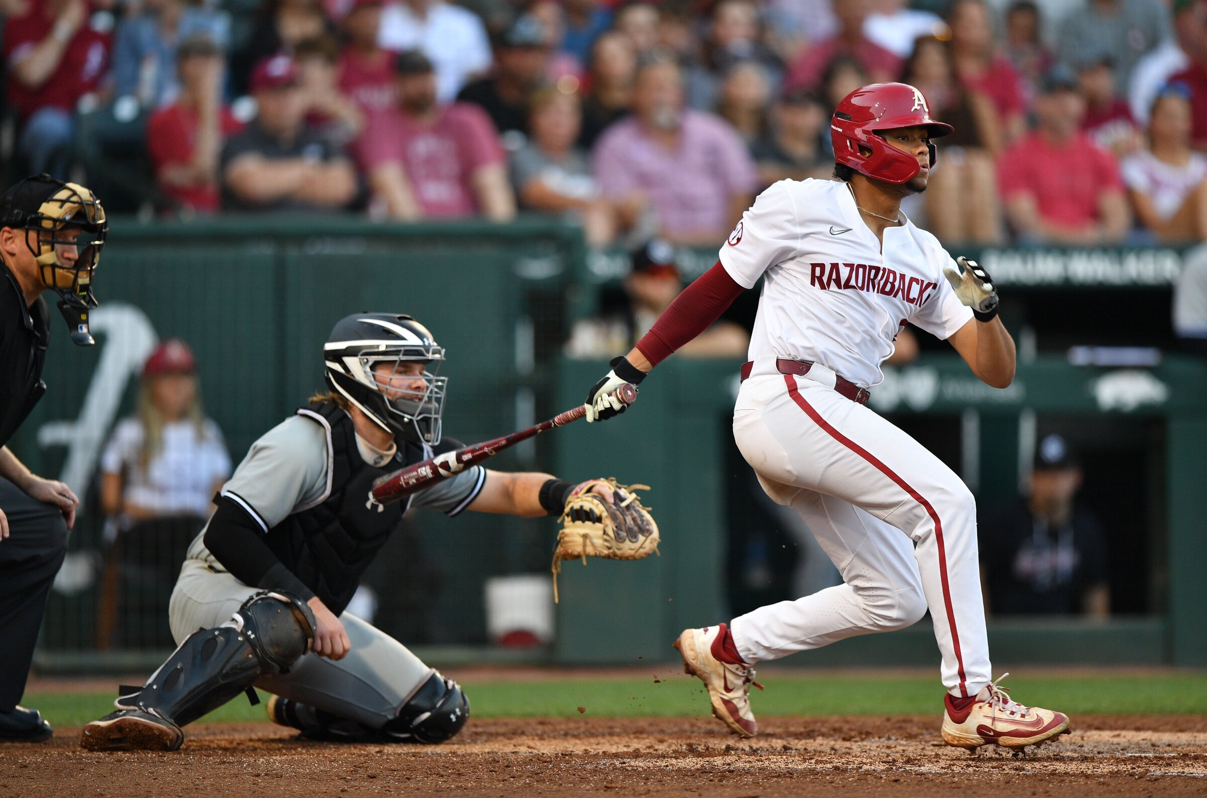 Special delivery: Diggs' two-run single boosts Hogs - Vimarsana News