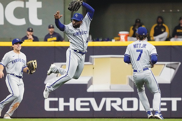 Wiemers sacrifice fly propels Brewers to win against Royals Wiemers sacrifice fly propels Brewers to win against Royals