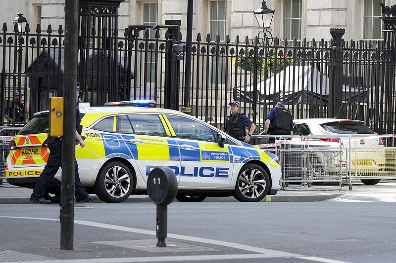 Man Arrested After Car Collides With Gates Of Downing Street Where Uk Prime Minister Lives 3722