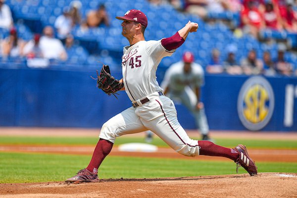 WholeHogSports - Stanek throws eight scoreless in Arkansas shutout