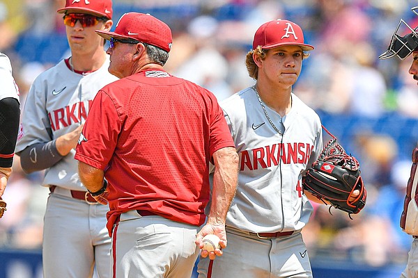 Texas A&M baseball: Aggies beat Arkansas, reach SEC title game