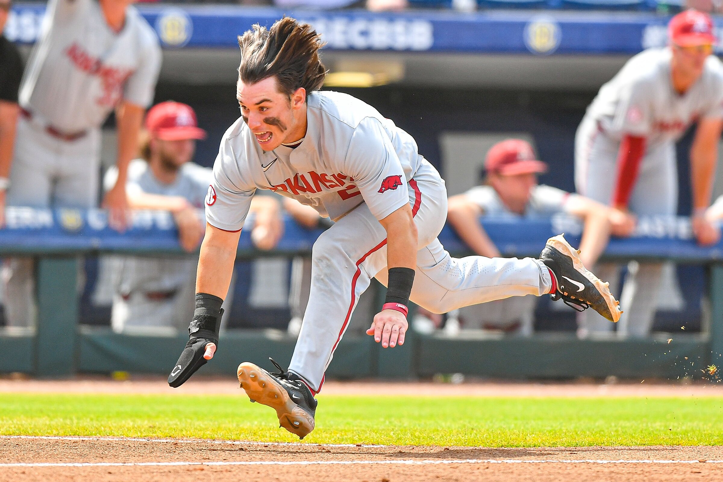 Heads-up Holt: Hot-hitting 2nd baseman stepping up for Hogs - Vimarsana News