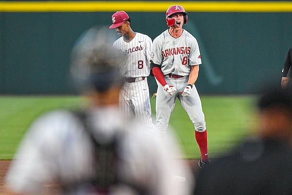Razorbacks beat Santa Clara get rematch with TCU in regional championship round