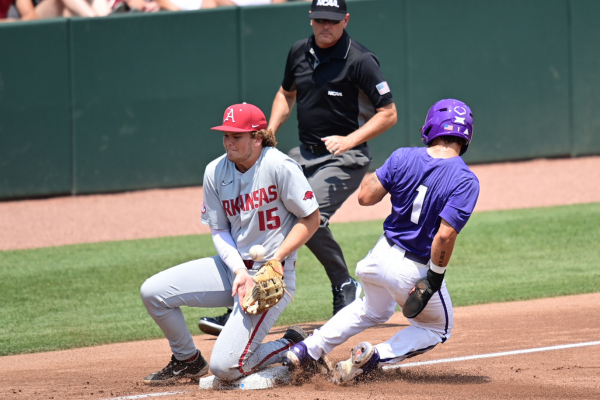 LIVE UPDATES: Arkansas vs. TCU at Fayetteville Regional - Vimarsana News