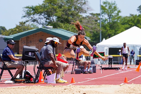 Newton-Smith to compete at NCAAs - Vimarsana News