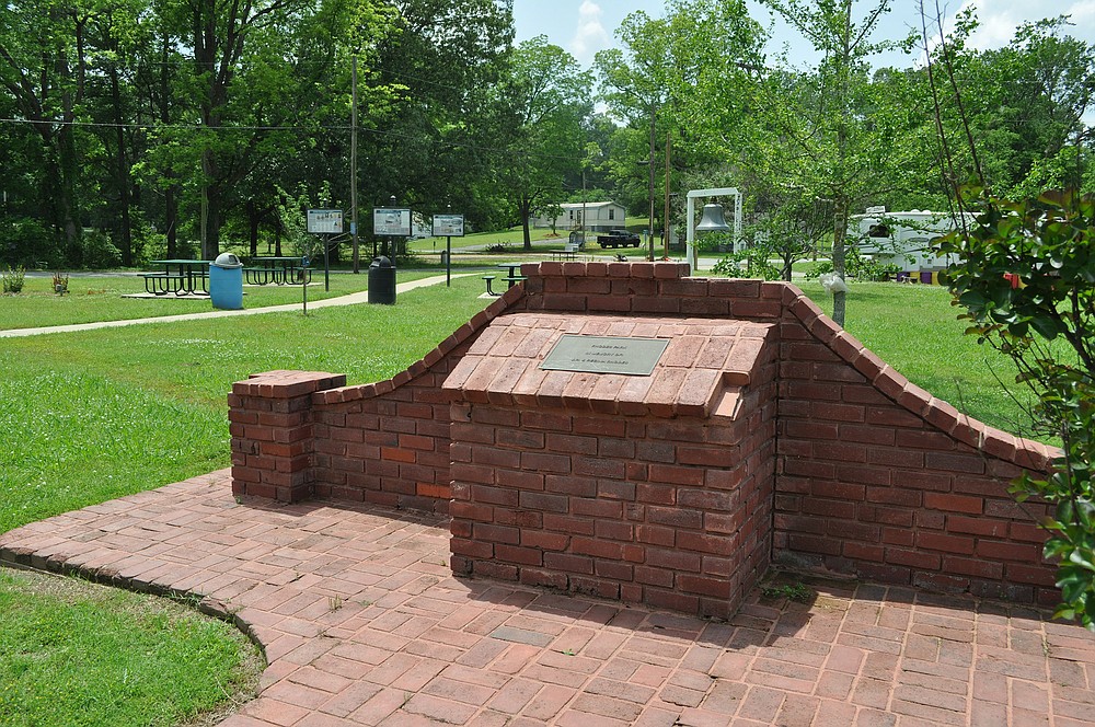 DeValls Bluff’s Civil War tales include guerrilla in drag who infiltrated Union dance The