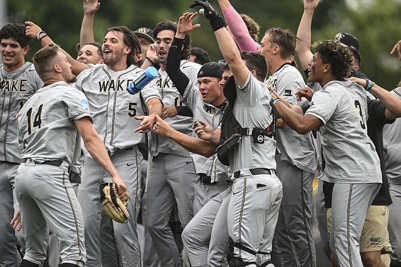 Notre Dame baseball coach on stunning Tennessee to reach CWS