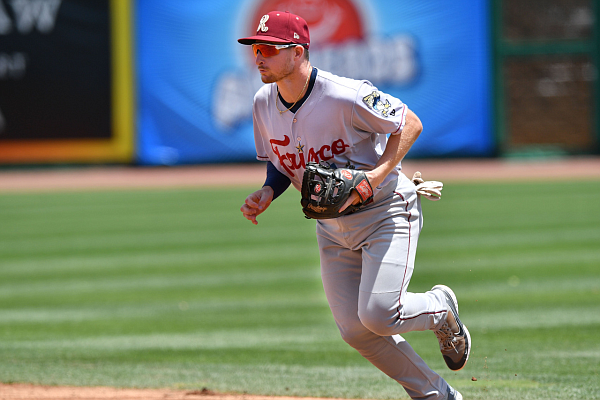 WholeHogSports - Hogs baseball team heads west for early test