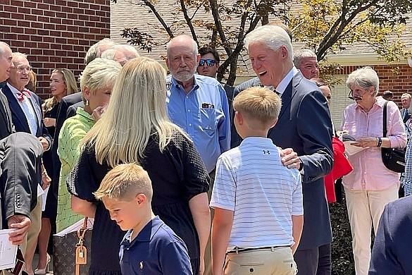 At service in Gillett, former President Clinton remembers 7-term U.S. Rep. Marion Berry as straight-shooter