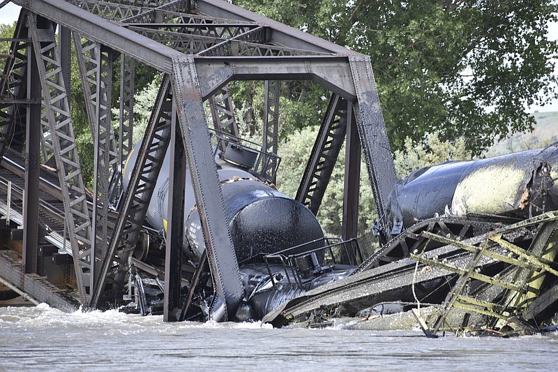 The nation in brief: Train cars plunge into Yellowstone River