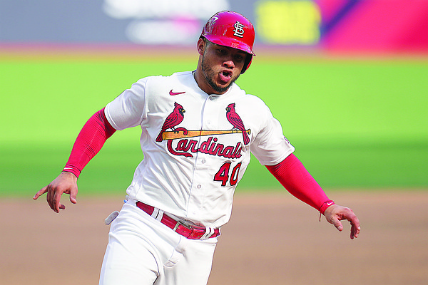 Cardinals top the Cubs to split their weekend series in London