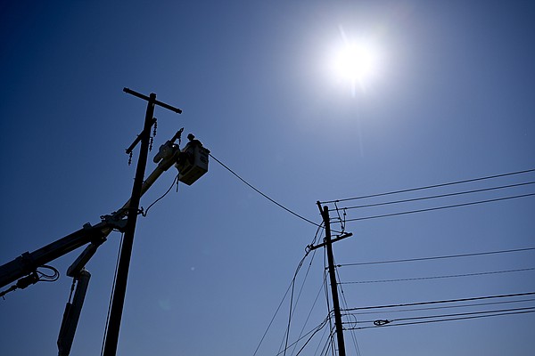 Sanders' declares state of emergency to assist vehicles responding to power outages - Vimarsana News