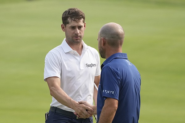 Former Hog shares lead at Detroit - Vimarsana News