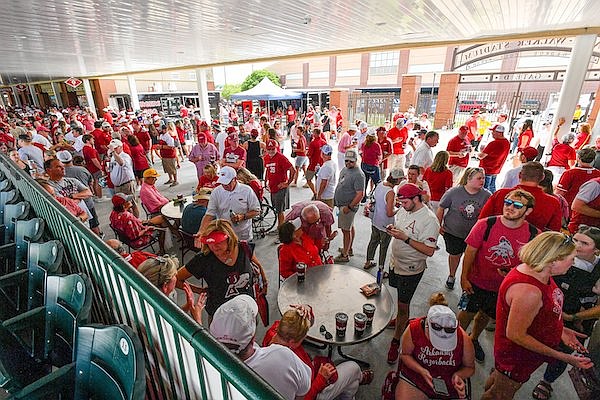 MLB teams crowding together during rain delays