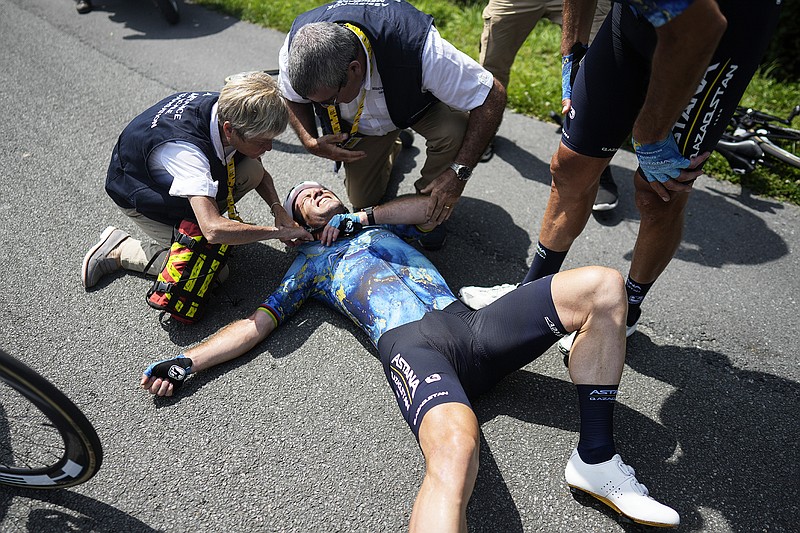 Cavendish crashes out of Tour de France in last attempt at outright